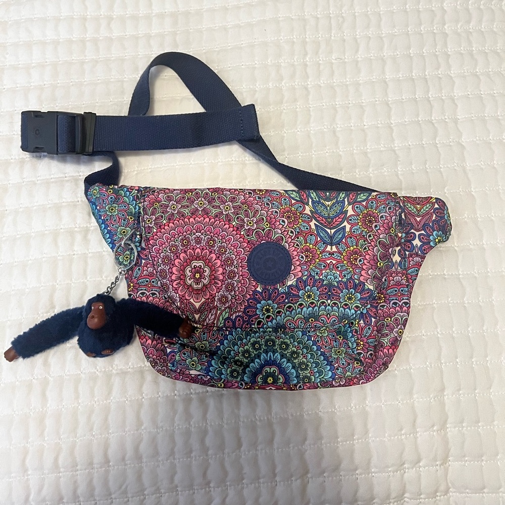 Kipling gabby pack with monkey